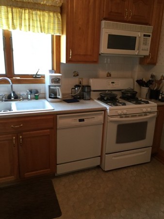 27 Madison Street Pawtucket, RI 02861 - Photo 3 of 24 Gallery Image 3