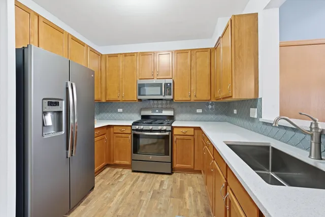 $289,900 | 1110 Colonial Drive, Joliet, IL 60432