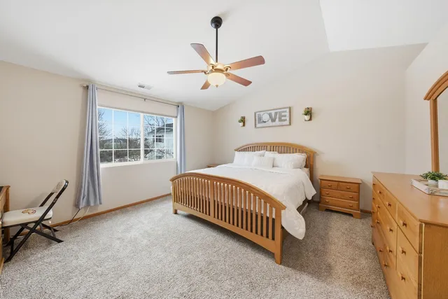 $289,900 | 1110 Colonial Drive, Joliet, IL 60432