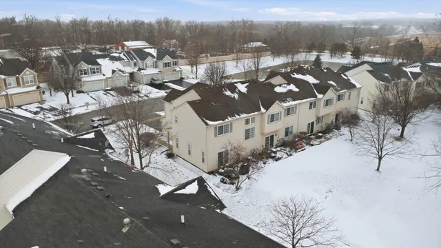 $289,900 | 1110 Colonial Drive, Joliet, IL 60432