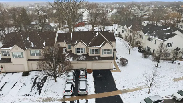 $289,900 | 1110 Colonial Drive, Joliet, IL 60432