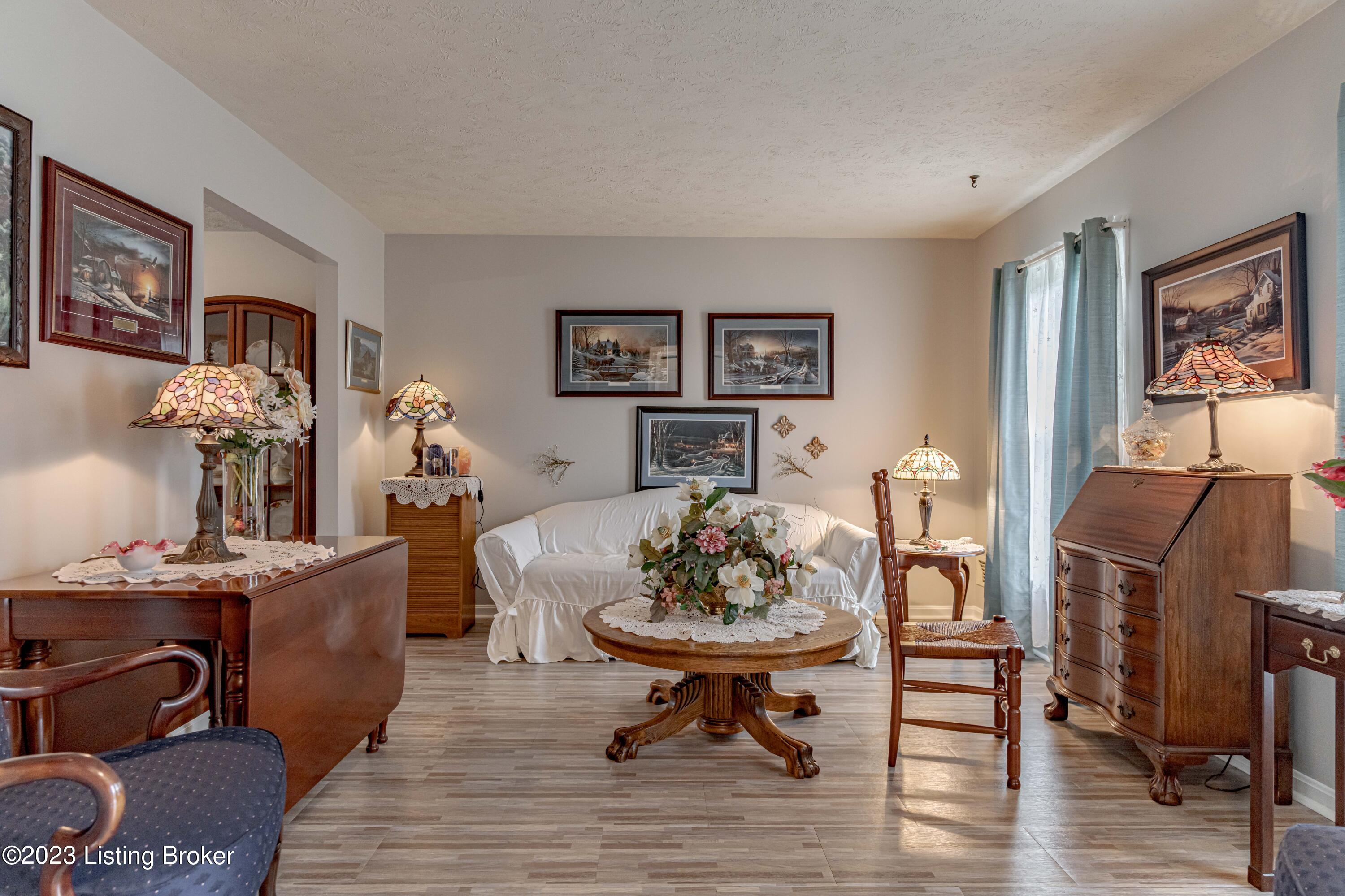 10503 St Rene Road Louisville, KY 40299 - Photo 7 of 53 DSC09012