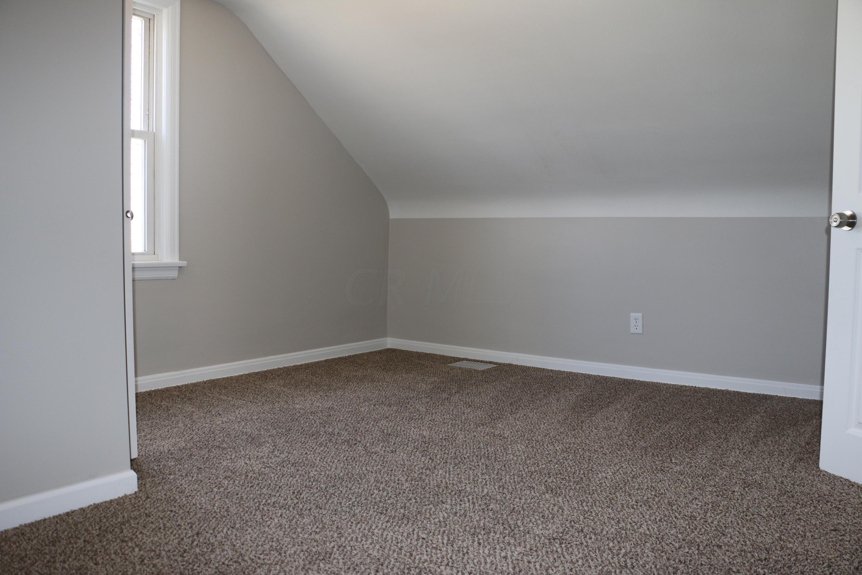 138 North James Road Columbus, OH 43213 - Photo 14 of 21