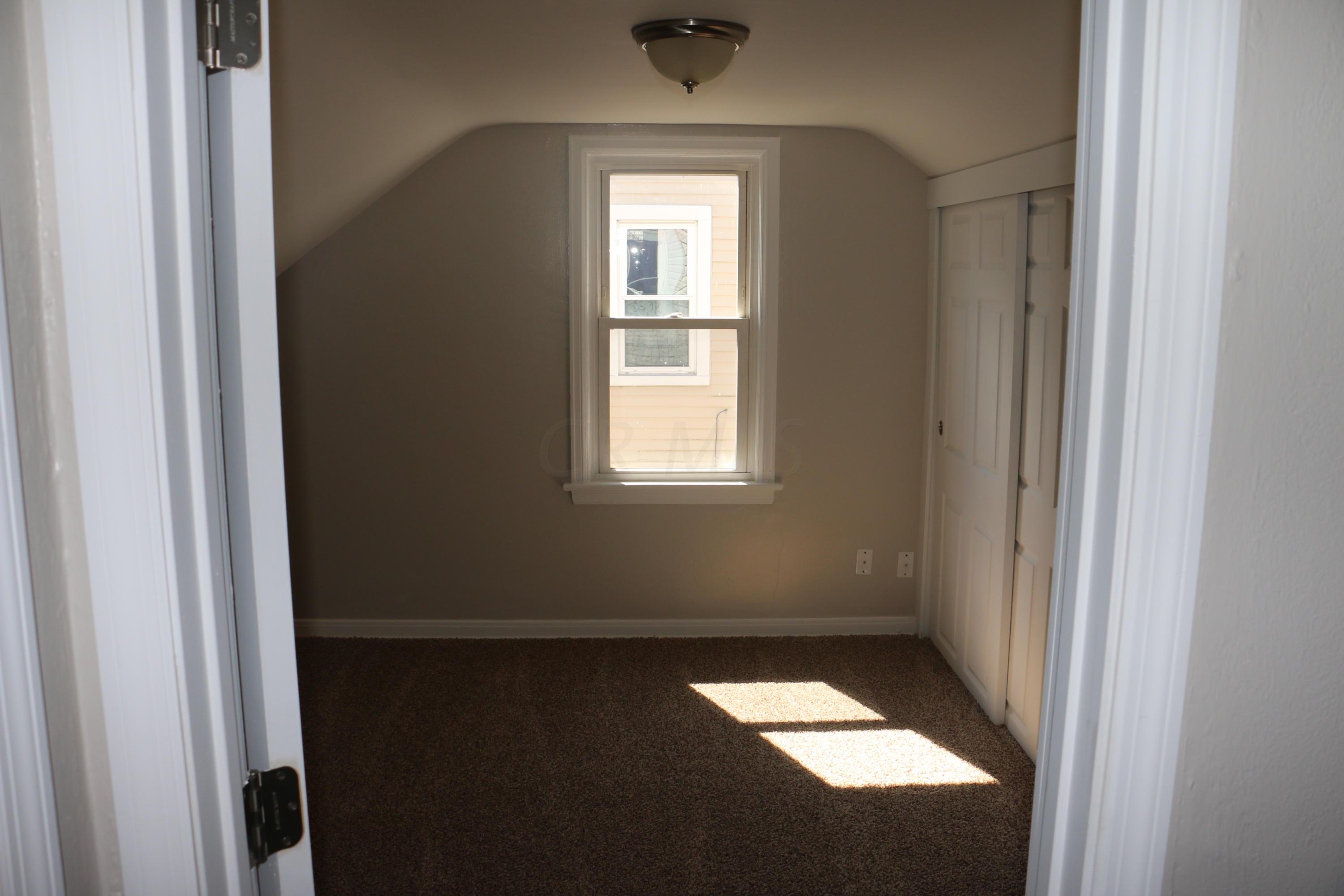 138 North James Road Columbus, OH 43213 - Photo 10 of 21