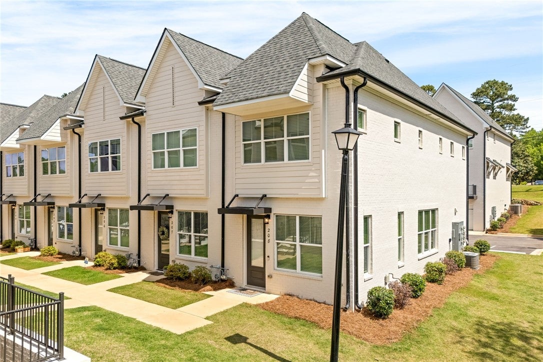 2106 Moores Mill Road, Unit 208 Auburn, AL 36830 - Photo 1 of 21 Gallery Image 1