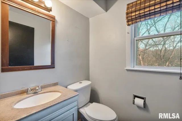 $180,000 | 337 5th St Court, Silvis, IL 61282