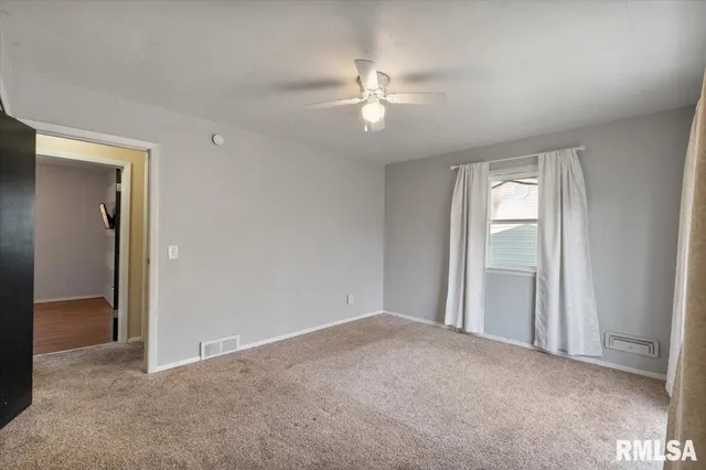 $180,000 | 337 5th St Court, Silvis, IL 61282