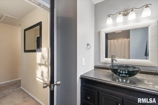 $180,000 | 337 5th St Court, Silvis, IL 61282