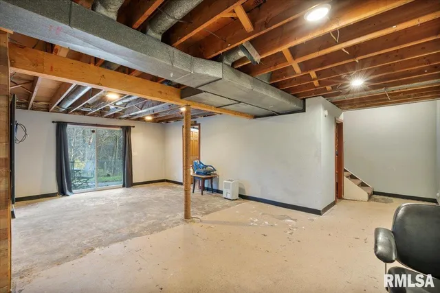 $180,000 | 337 5th St Court, Silvis, IL 61282