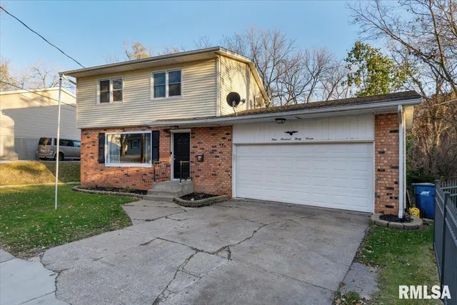 $180,000 | 337 5th St Court, Silvis, IL 61282