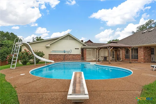 $565,000 | 8216 Teakwood Drive, Woodway, TX 76712