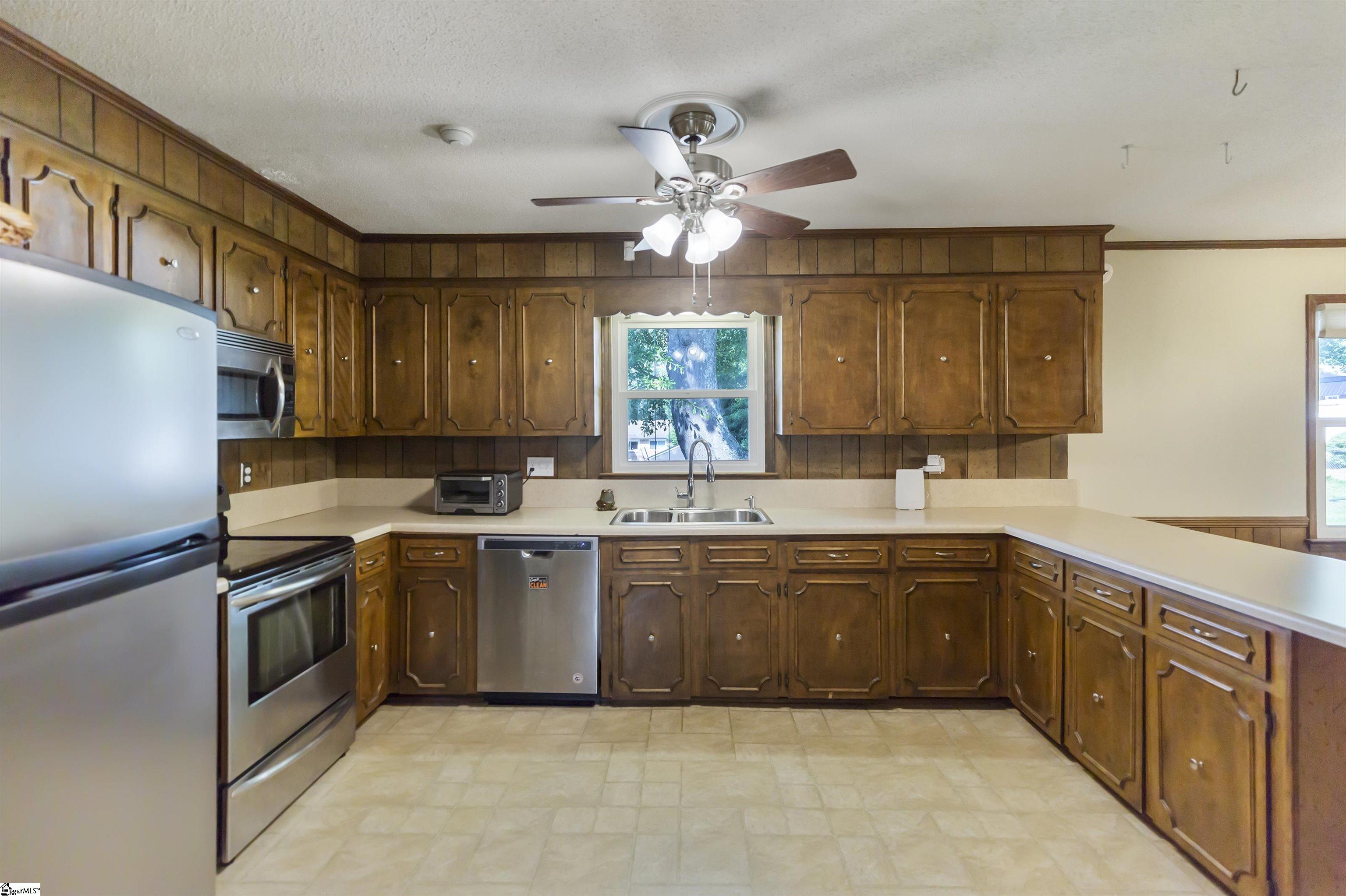 414 Pine Bark Road Anderson, SC 29625 - Photo 4 of 29