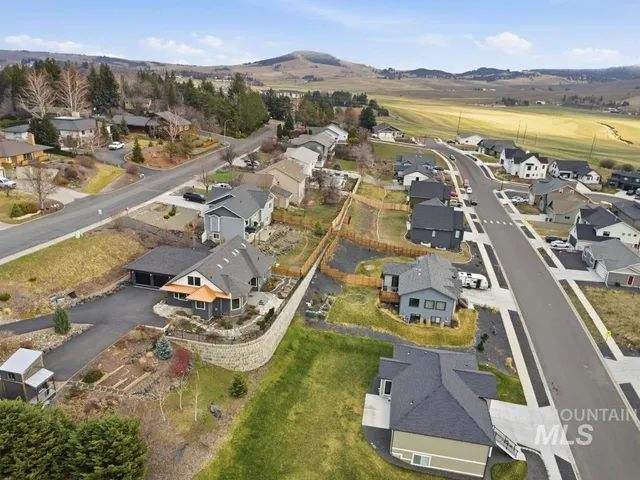 $724,900 | 763 Indian Hills Drive, Moscow, ID 83843