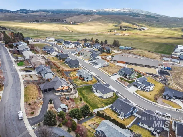 $724,900 | 763 Indian Hills Drive, Moscow, ID 83843