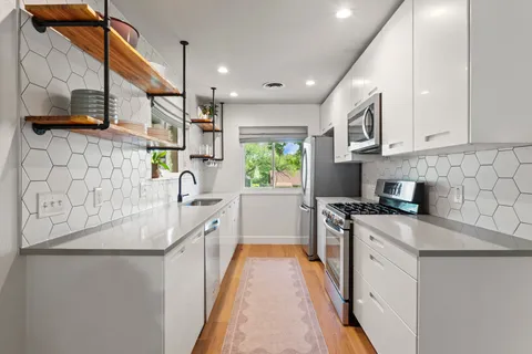 $649,000 | 3207 Carol Ann Drive, Austin, TX 78723