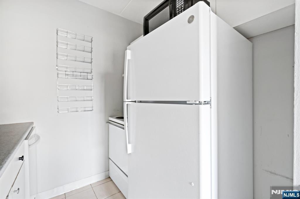 300 Lookout Avenue, Unit C4 Hackensack, NJ 07601 - Photo 14 of 18 a view of bathroom