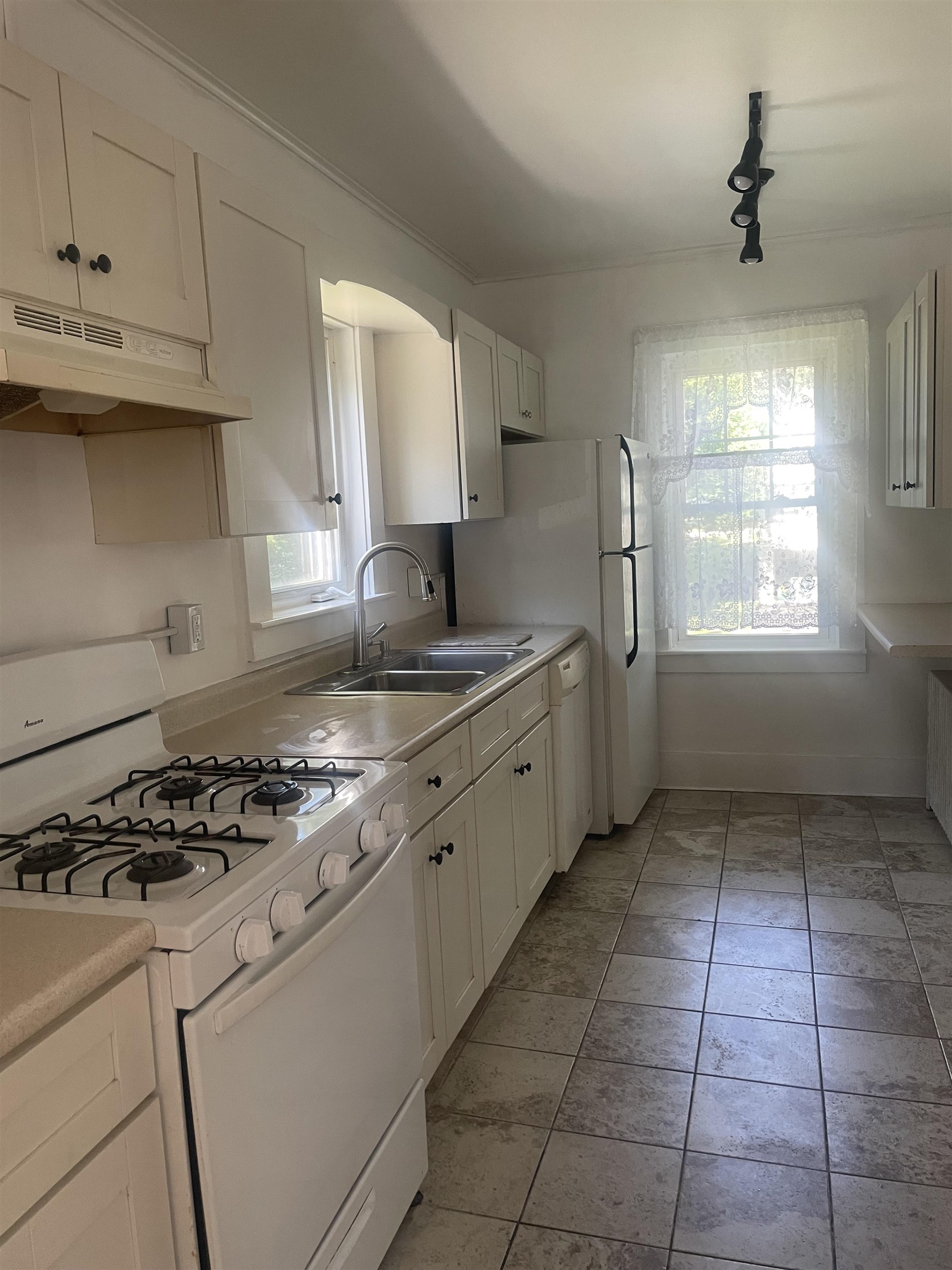 30 Baker Street Keene, NH 03431 - Photo 5 of 11