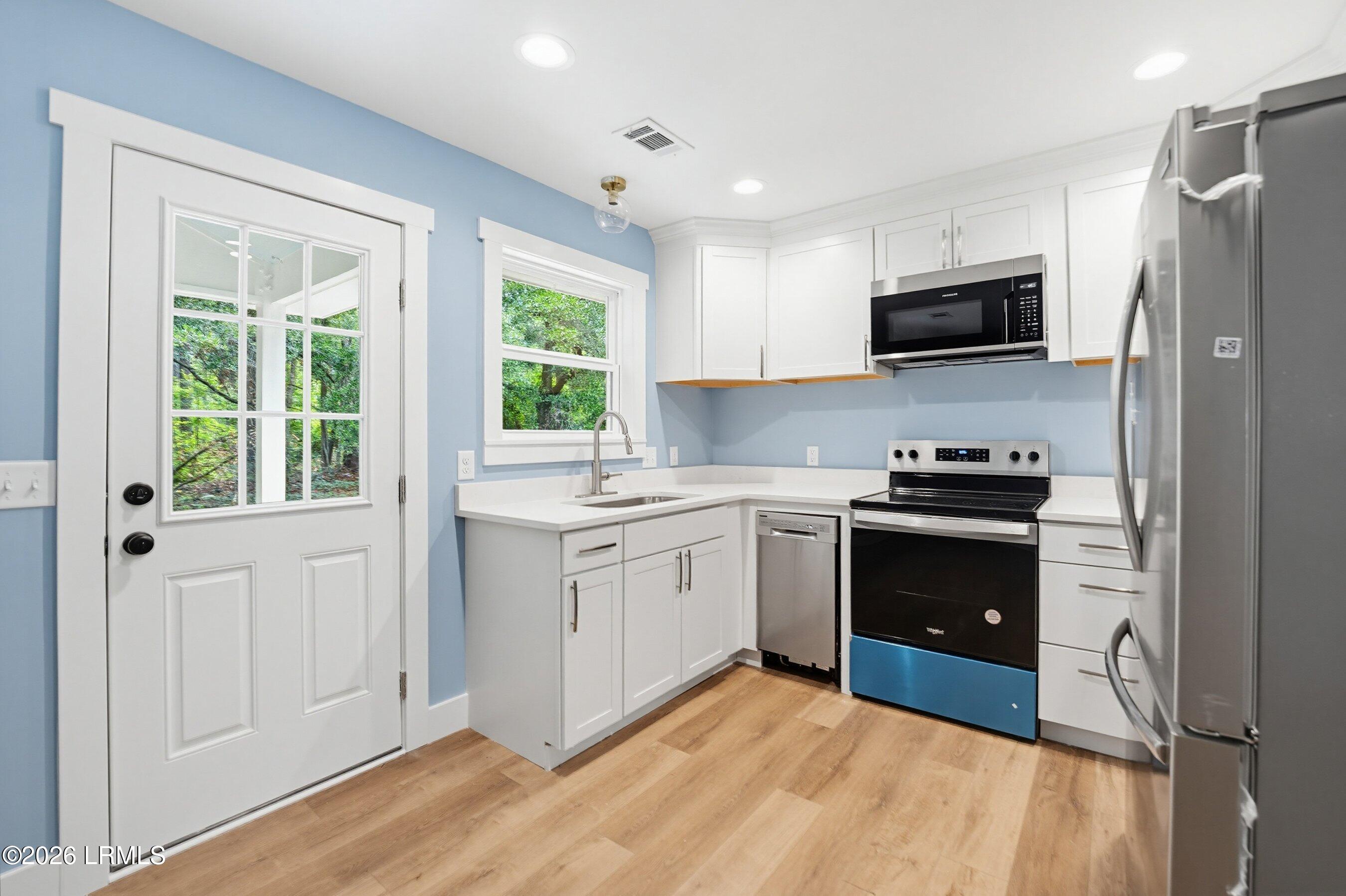 95 Fox Lane Ridgeland, SC 29936 - Photo 10 of 21 Kitchen1