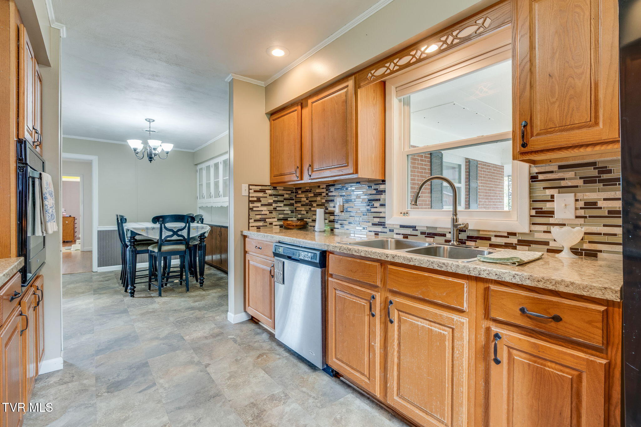 1006 Sylvan Circle Greeneville, TN 37745 - Photo 12 of 34 011