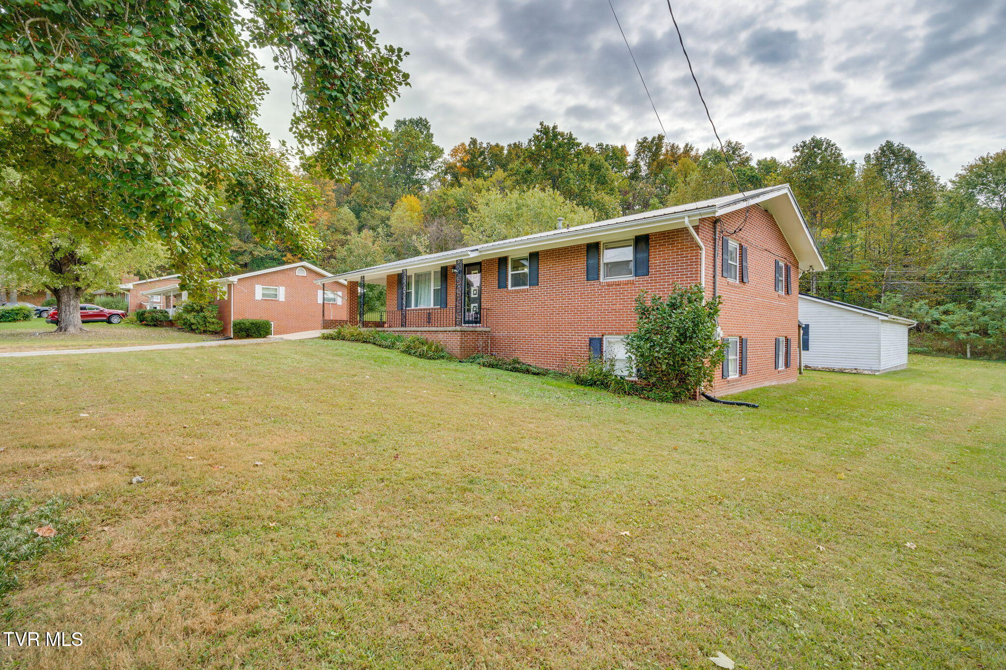 1006 Sylvan Circle Greeneville, TN 37745 - Photo 4 of 34 003