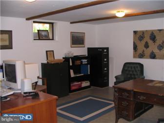 250 Isabella Road Elverson, PA 19520 - Photo 9 of 12 Office / Study