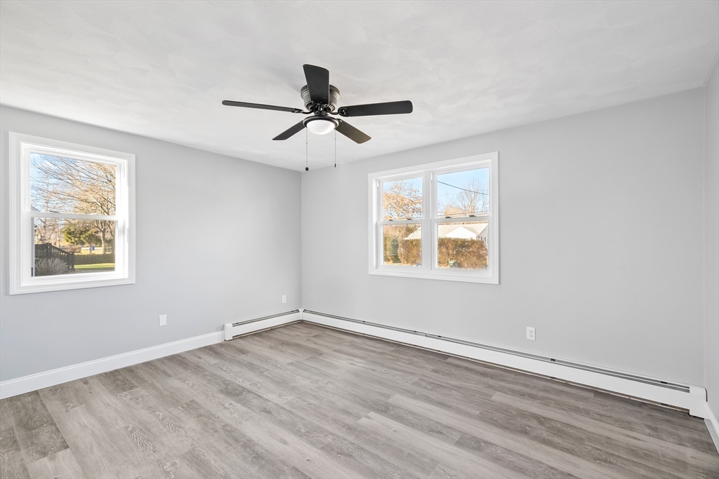 48 Narrows Road Bristol, RI 02809 - Photo 12 of 27