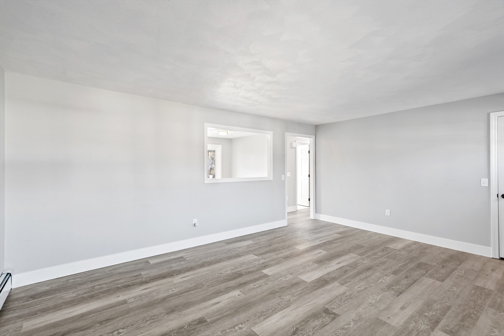 48 Narrows Road Bristol, RI 02809 - Photo 5 of 27