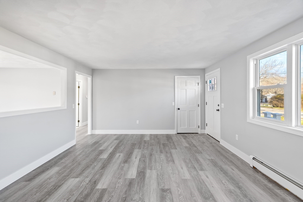 48 Narrows Road Bristol, RI 02809 - Photo 6 of 27