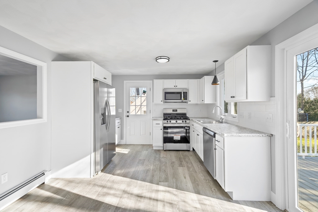 48 Narrows Road Bristol, RI 02809 - Photo 8 of 27