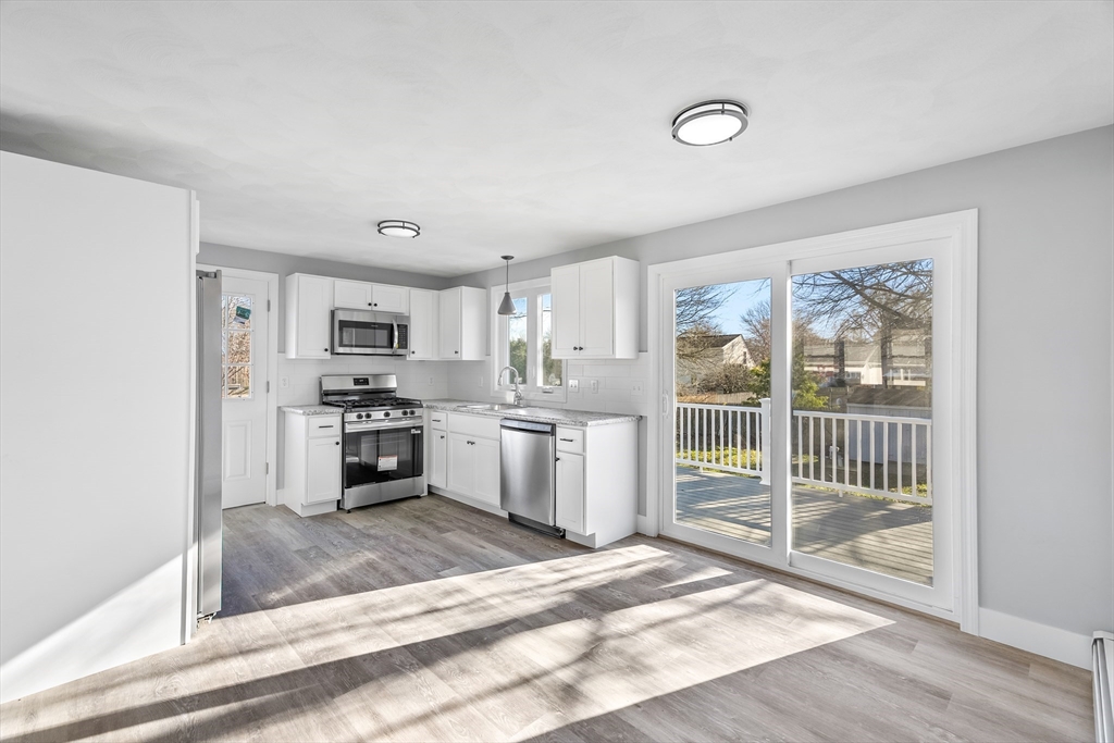 48 Narrows Road Bristol, RI 02809 - Photo 9 of 27