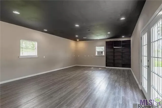 $2,300 | 17160 Fountainbleau Drive, Prairieville, LA 70769