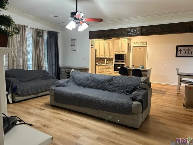 $2,300 | 17160 Fountainbleau Drive, Prairieville, LA 70769