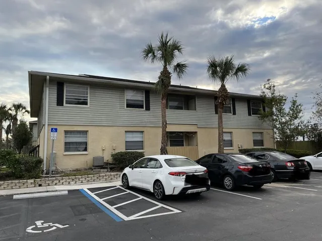 $195,000 | 624 Golden Raintree Place, Unit 624, Brandon, FL 33510