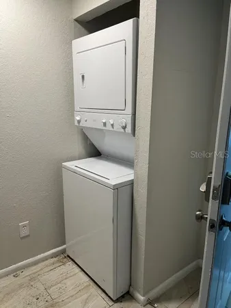 $195,000 | 624 Golden Raintree Place, Unit 624, Brandon, FL 33510