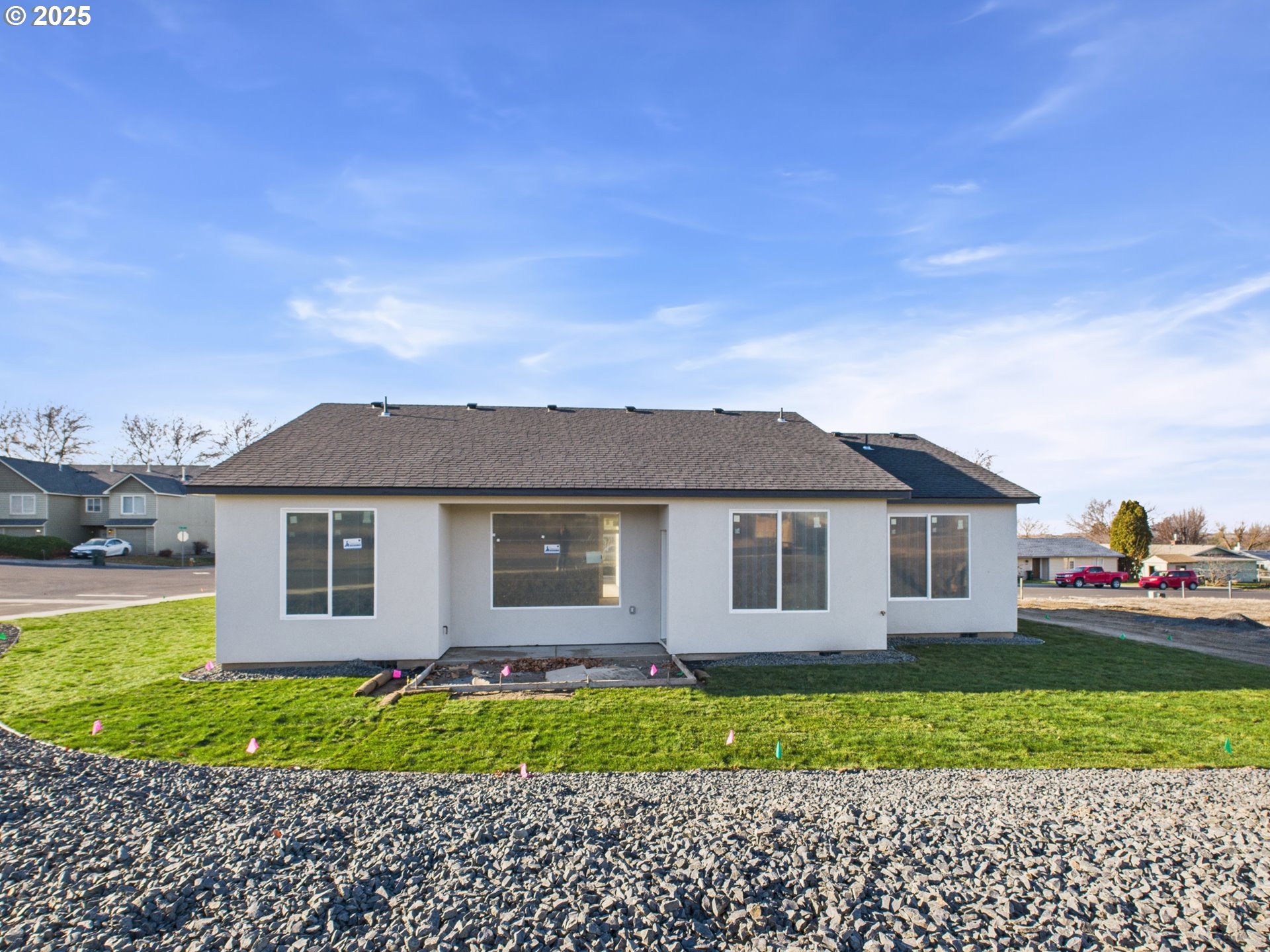 1291 Southeast 9th Street Hermiston, OR 97838 - Photo 15 of 34 a front view of a house with a yard