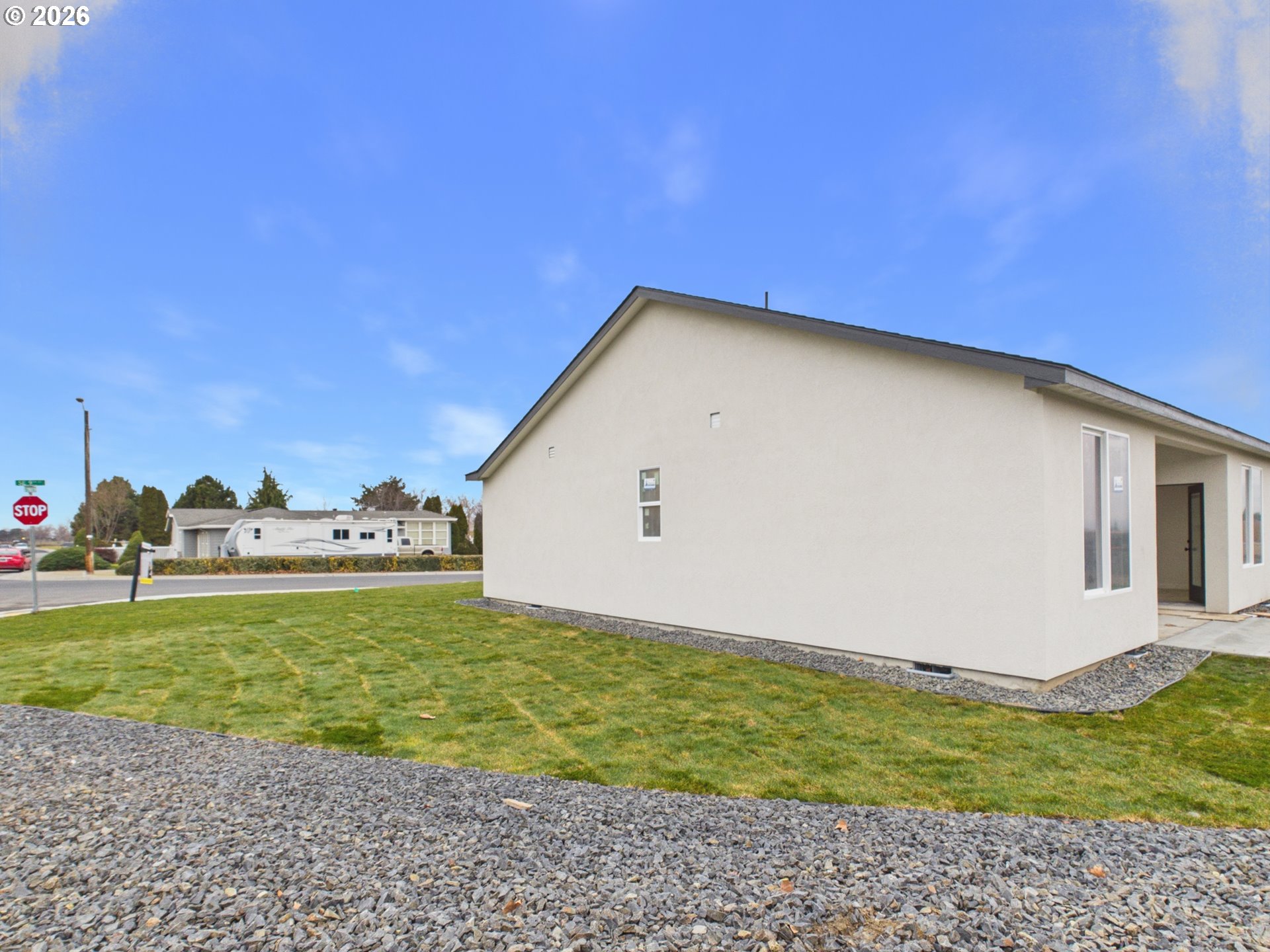 1291 Southeast 9th Street Hermiston, OR 97838 - Photo 18 of 34 a view of a backyard with a garden