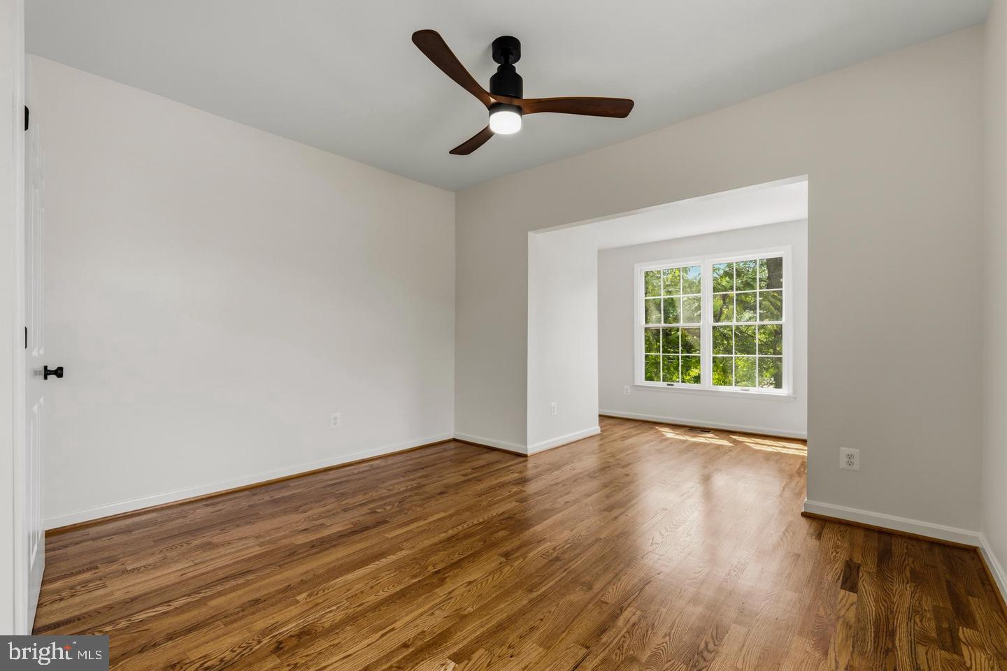 1801 South Glebe Road Arlington, VA 22204 - Photo 17 of 37 Primary bedroom