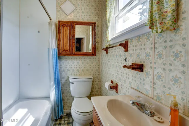 $169,900 | 822 Old Trail Road, Mohawk, NY 12095