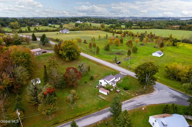 $169,900 | 822 Old Trail Road, Mohawk, NY 12095