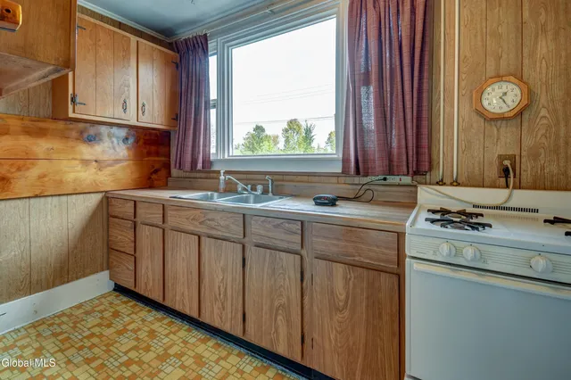 $169,900 | 822 Old Trail Road, Mohawk, NY 12095