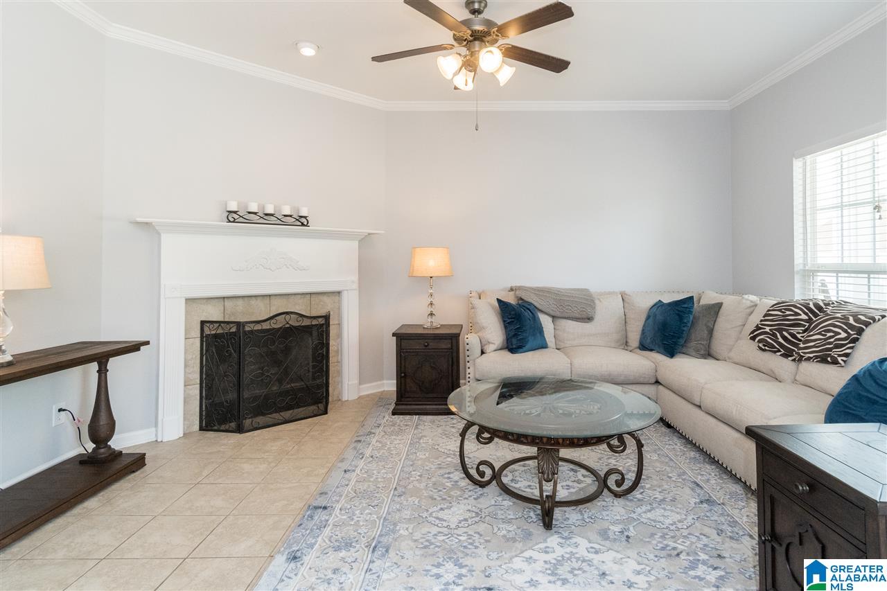 313 Nottingham Drive Calera, AL 35040 - Photo 7 of 34