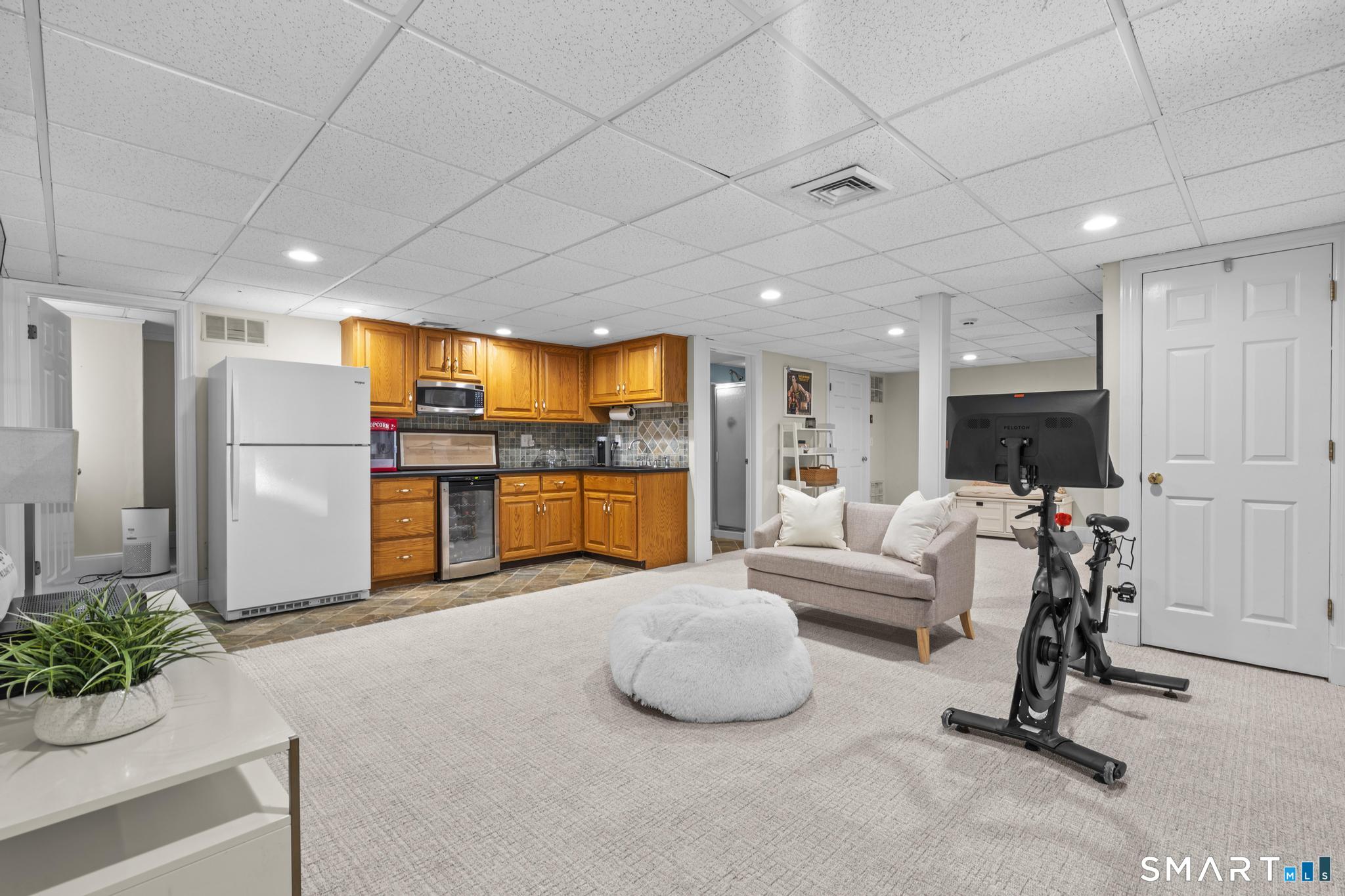 136 Flat Rock Drive Ridgefield, CT 06877 - Photo 32 of 40 Gallery Image 32