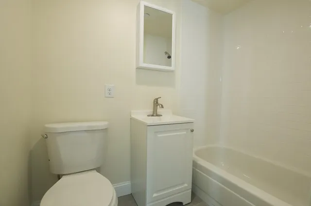 $1,950 | 501 East Broadway, Unit 8, Boston, MA 02127