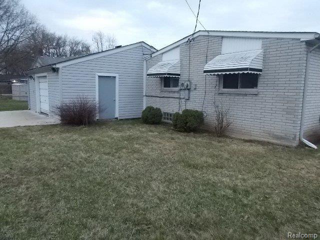 65 Rathbone Street Mount Clemens, MI 48043 - Photo 19 of 20 261-805209 Back.JPG