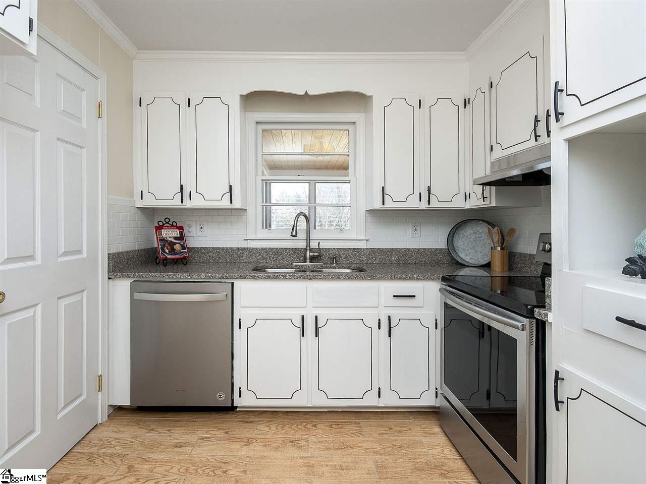 602 Cunningham Road Taylors, SC 29687 - Photo 8 of 33 Gallery Image 8
