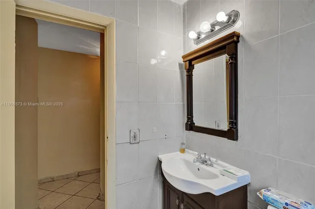 $560,000 | 3260 Northwest 174th Street, Miami Gardens, FL 33056