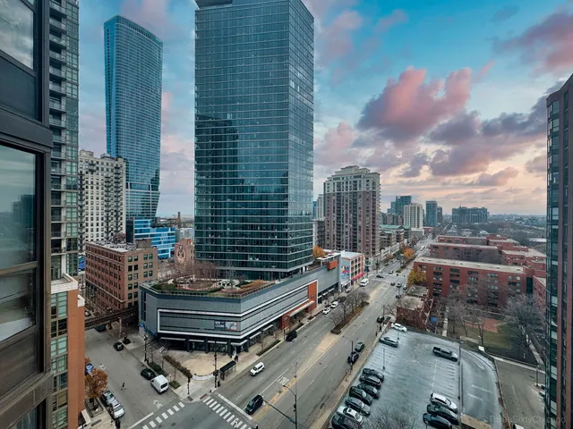 $1,975 | 899 South Plymouth Court, Unit 1406, Chicago, IL 60605