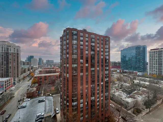 $1,975 | 899 South Plymouth Court, Unit 1406, Chicago, IL 60605