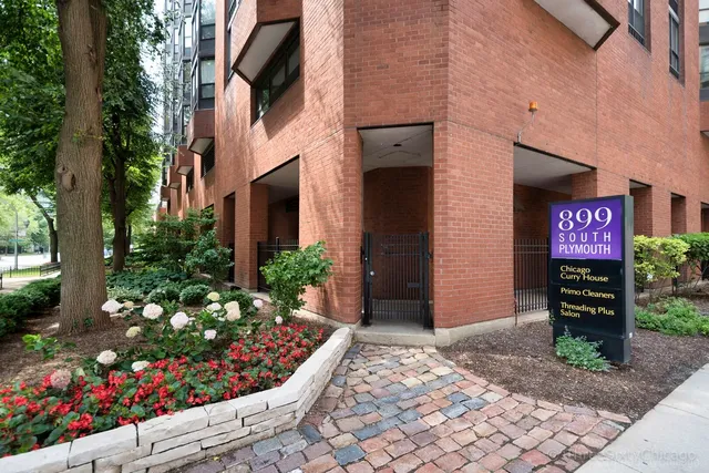 $1,975 | 899 South Plymouth Court, Unit 1406, Chicago, IL 60605