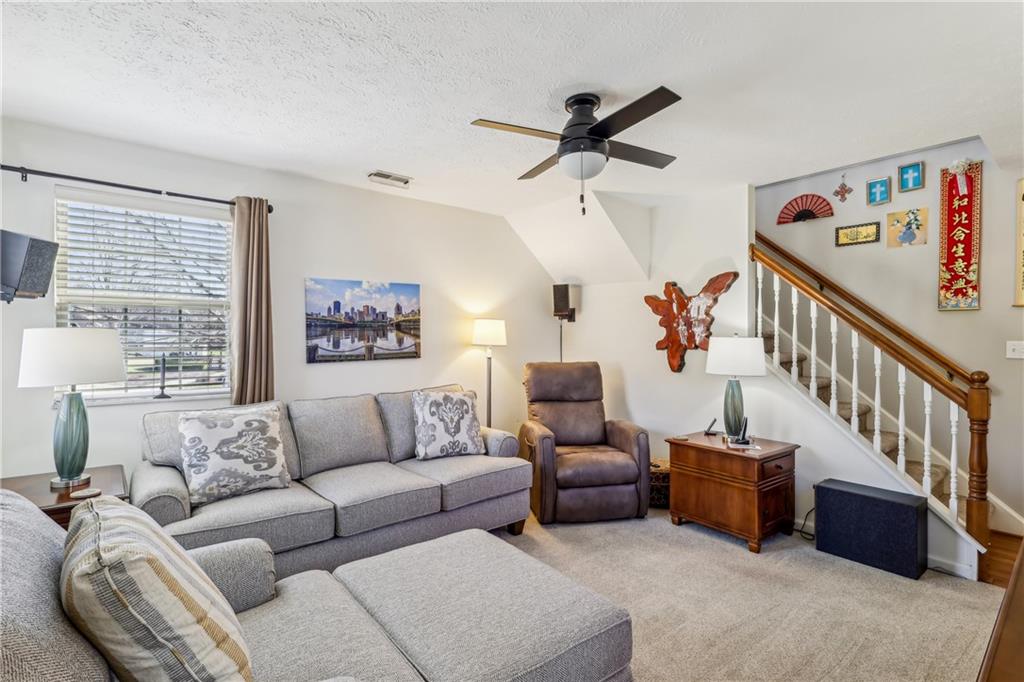 6410 Jefferson Pointe Circle Clairton, PA 15025 - Photo 11 of 49